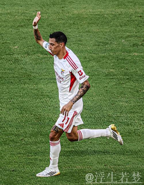 37岁零123天，迪马利亚成世俱杯史上第二年长进球者，仅比萨内蒂晚4天