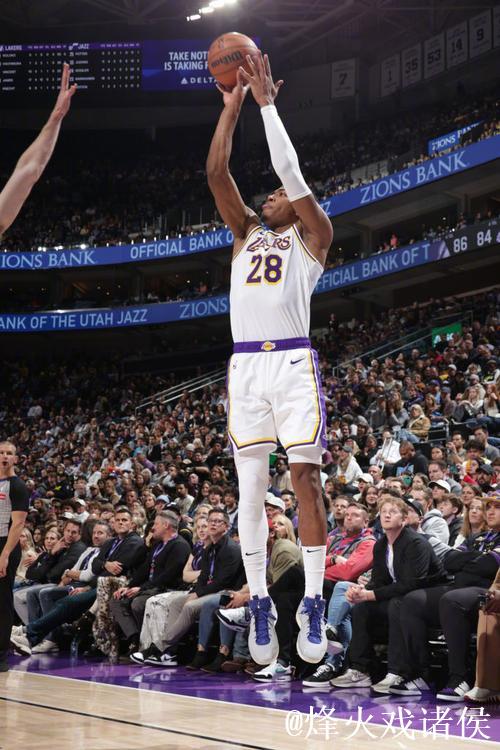 浓眉33+11詹皇27+14 湖人险胜爵士重返西部第五 浓眉33+11詹皇27+14 湖人险胜爵士重返西部第五